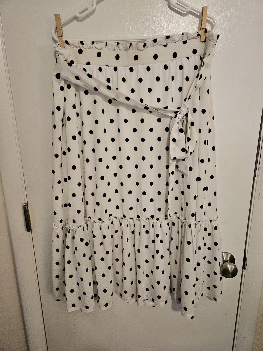 Polka Dot Tie-Waist Midi Skirt in White and Black